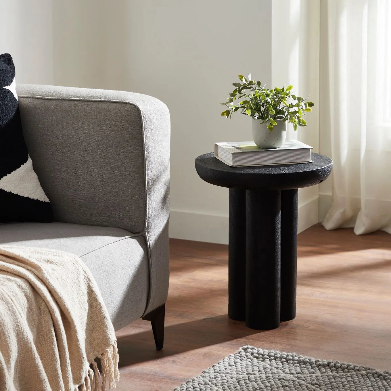 Quintin Accent End Table