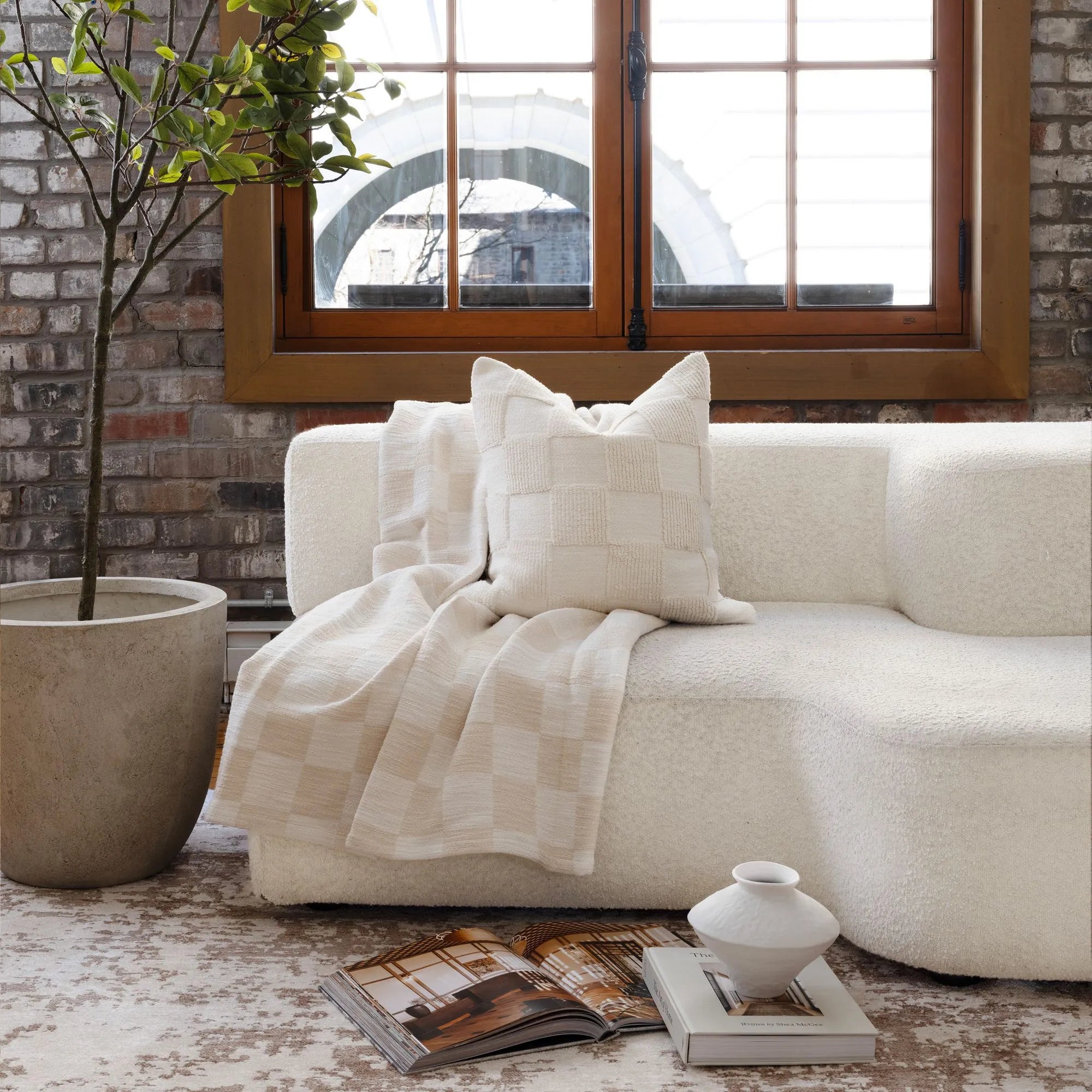 Grandi Ivory & Cream Throw