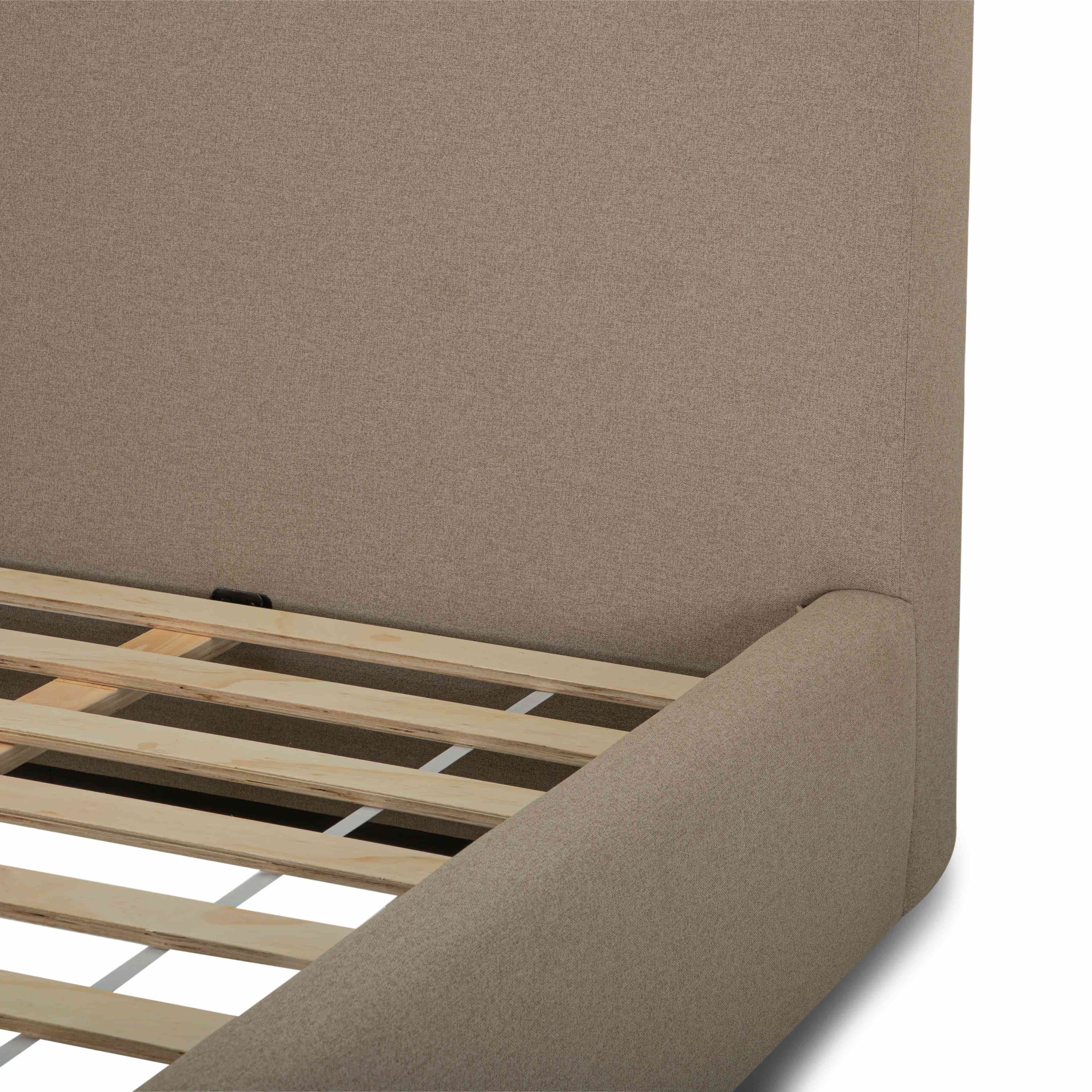 Filly Tan Bed