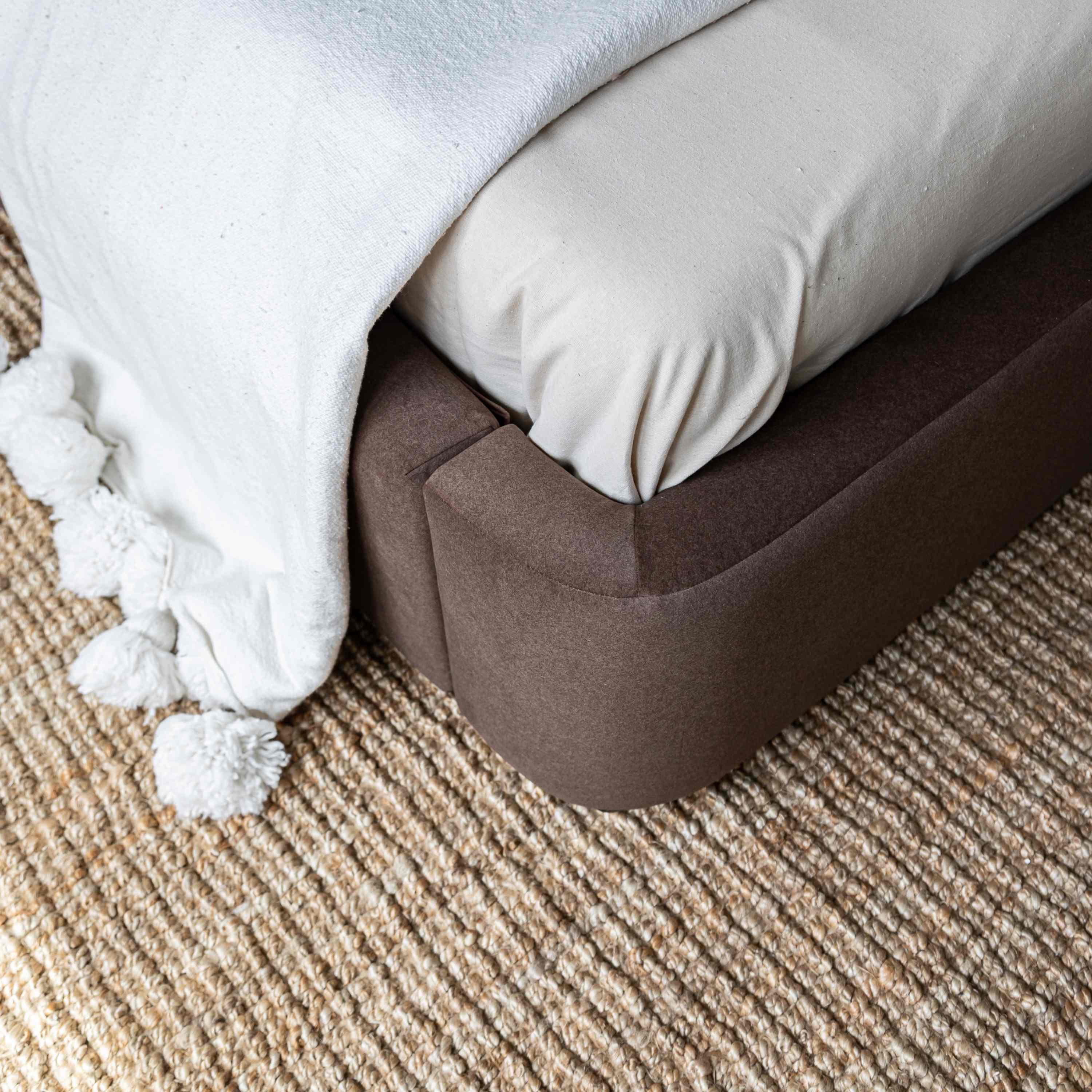 Filly Velvet Coffee Bed