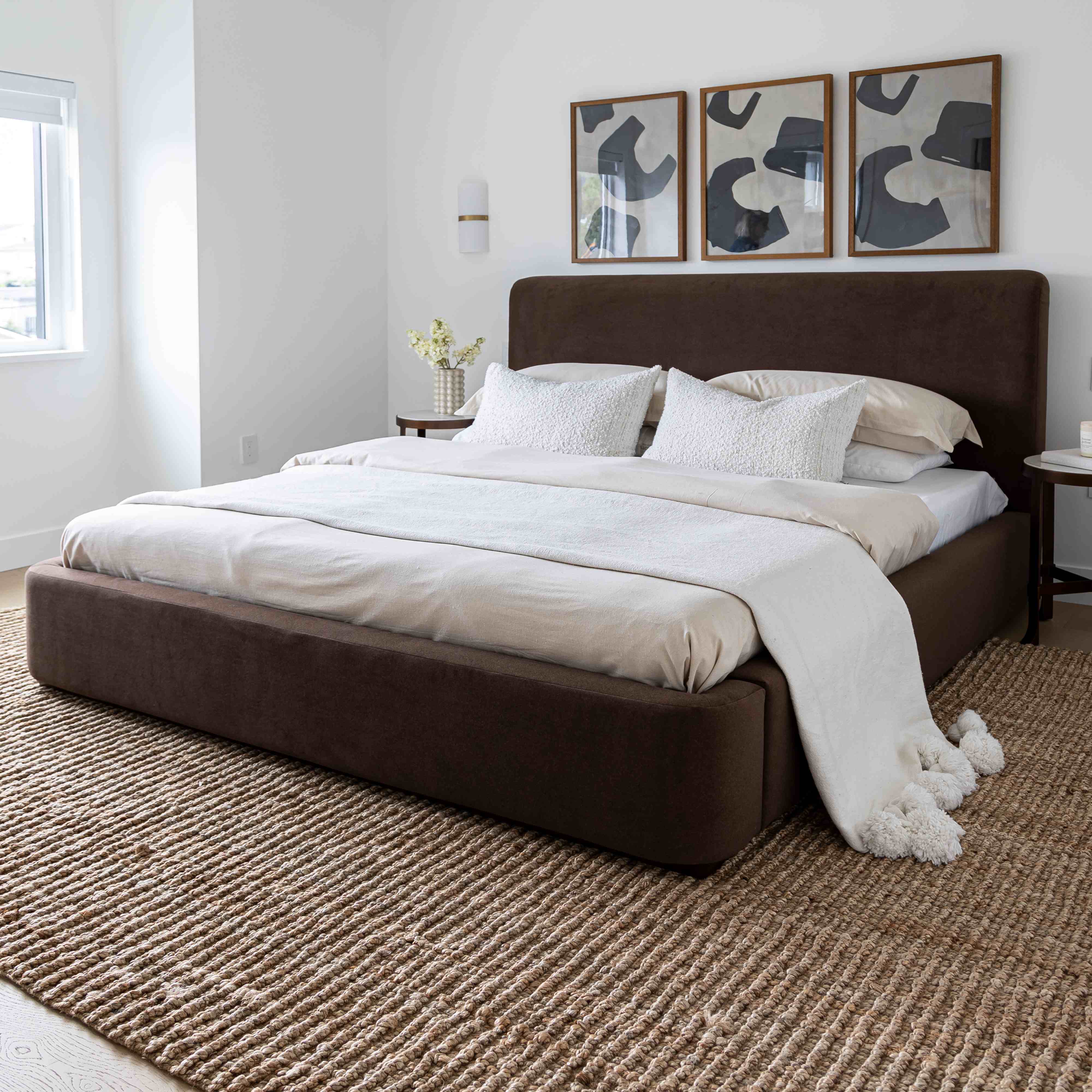 Filly Velvet Coffee Bed